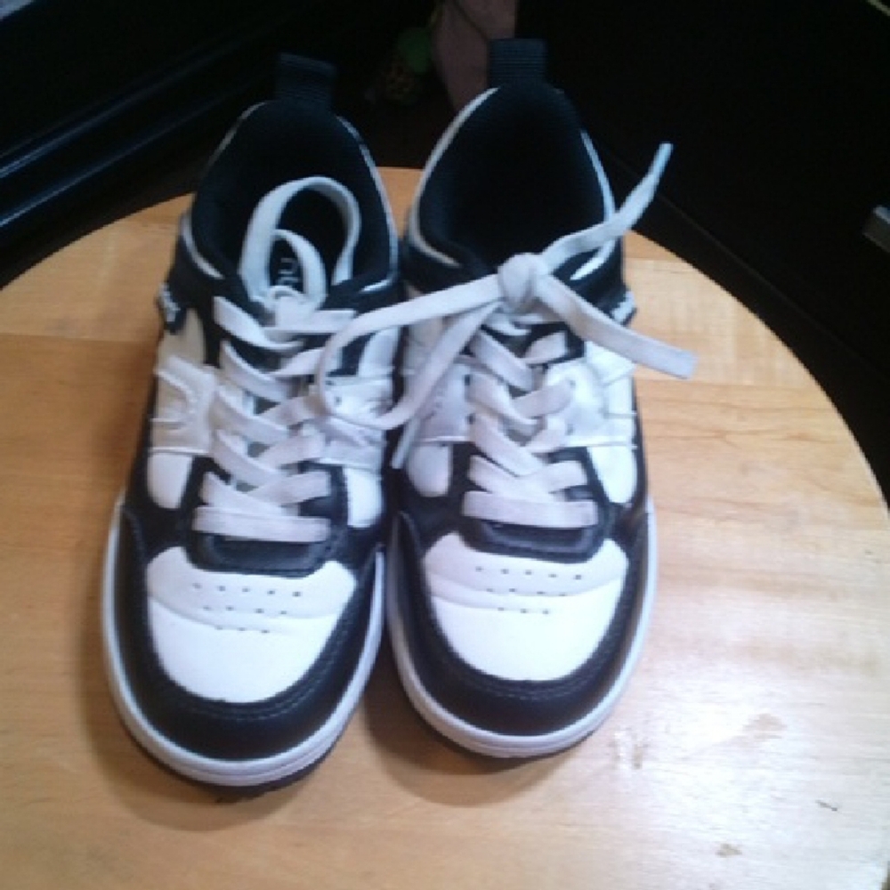Hurley Kids Black and White Sneakers